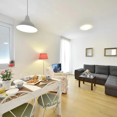 アパート Karlo スプリト